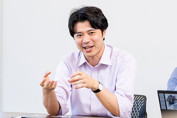 交換膜営業部　中村