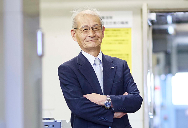 初版 リチウムイオン電池 この15年と未来技術 吉野彰 吉野 彰インタビュー | 旭化成株式会社