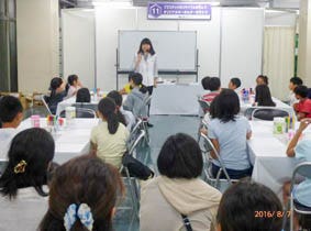 最初に、プラスチックのリサイクルについて、簡単に勉強します。