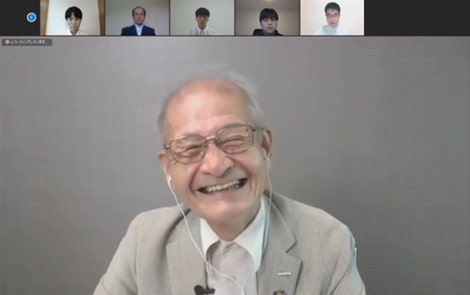学生たちへエールを贈る吉野（提供：読売新聞社）
