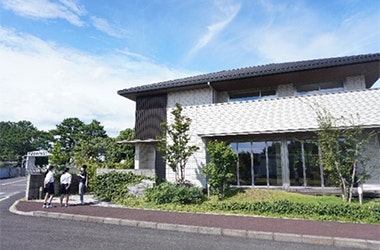 モデルハウスを見学し、「ヘーベルハウス」でのくらしを体感する