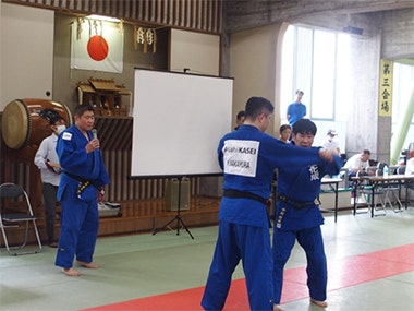 講師による実演