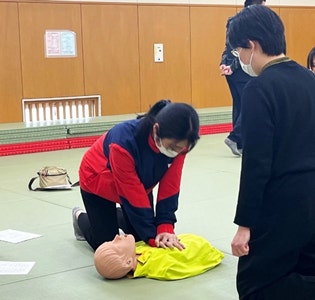 AED体験の様子