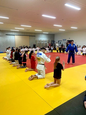 礼法を学ぶ参加者