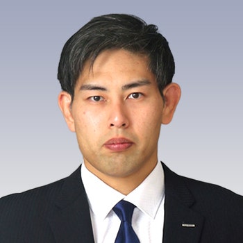 石内　裕貴