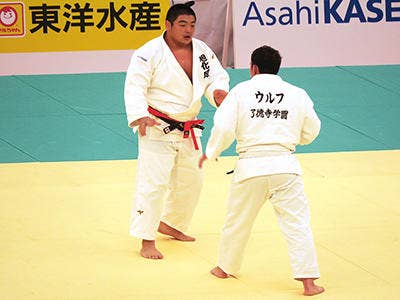 取組中の王子谷選手