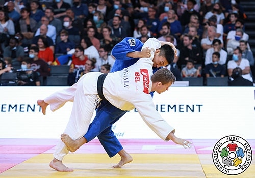 取組中の藤原選手