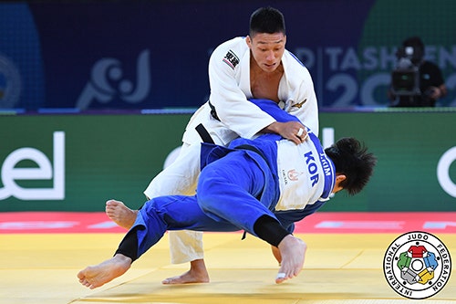 取組中の藤原選手