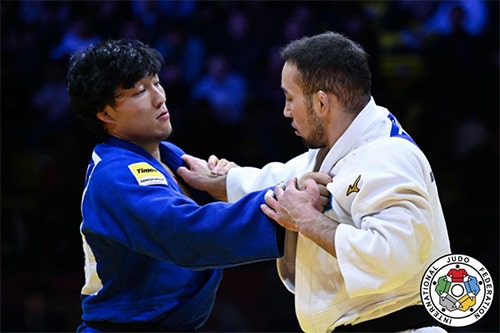 取組中の藤原選手