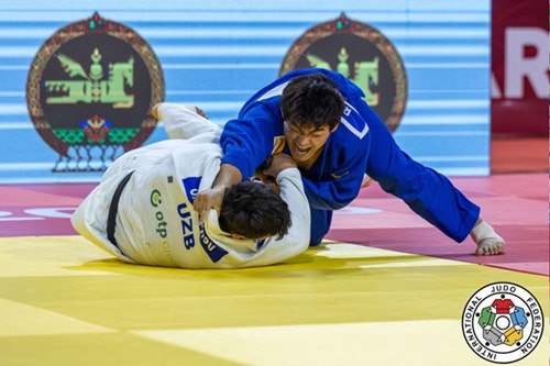 取組中の岡田選手