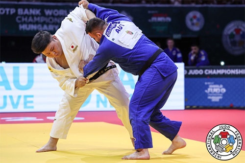 取組中の中野選手