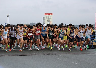 レース開始の様子